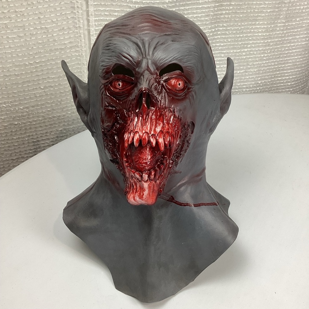 Gray Vampire Zombie Rubber Full Head Halloween Mask New without tag